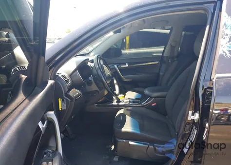 2014 Kia Sorento Lx z USA, uszkodzony, nr VIN 5XYKT3A68EG495800